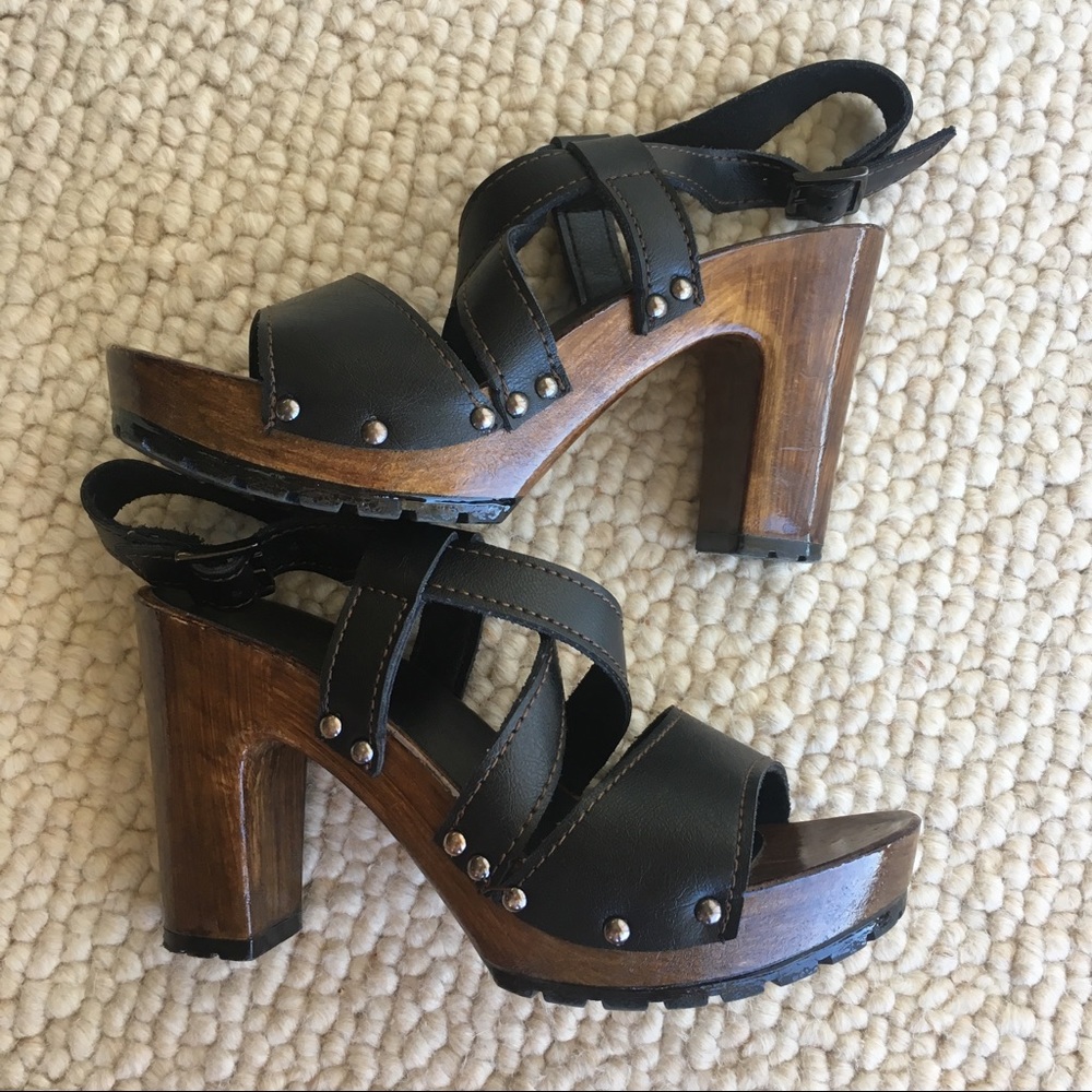 🎉FLASH SALE🎉Wood Platform Heels